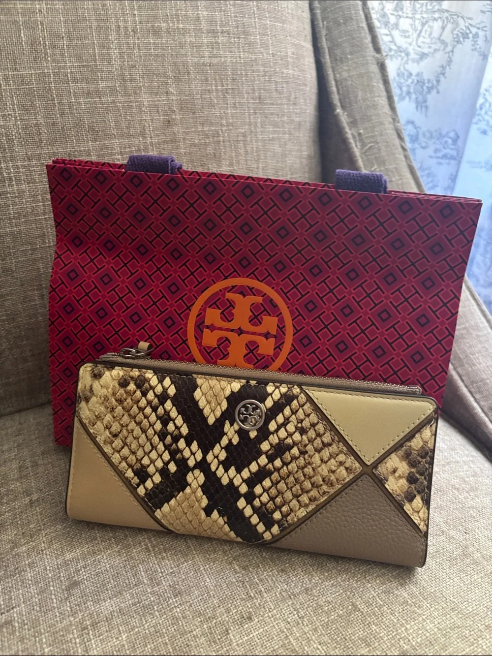 New! Tory Burch Robinson Slim snake embossed Leather wallet